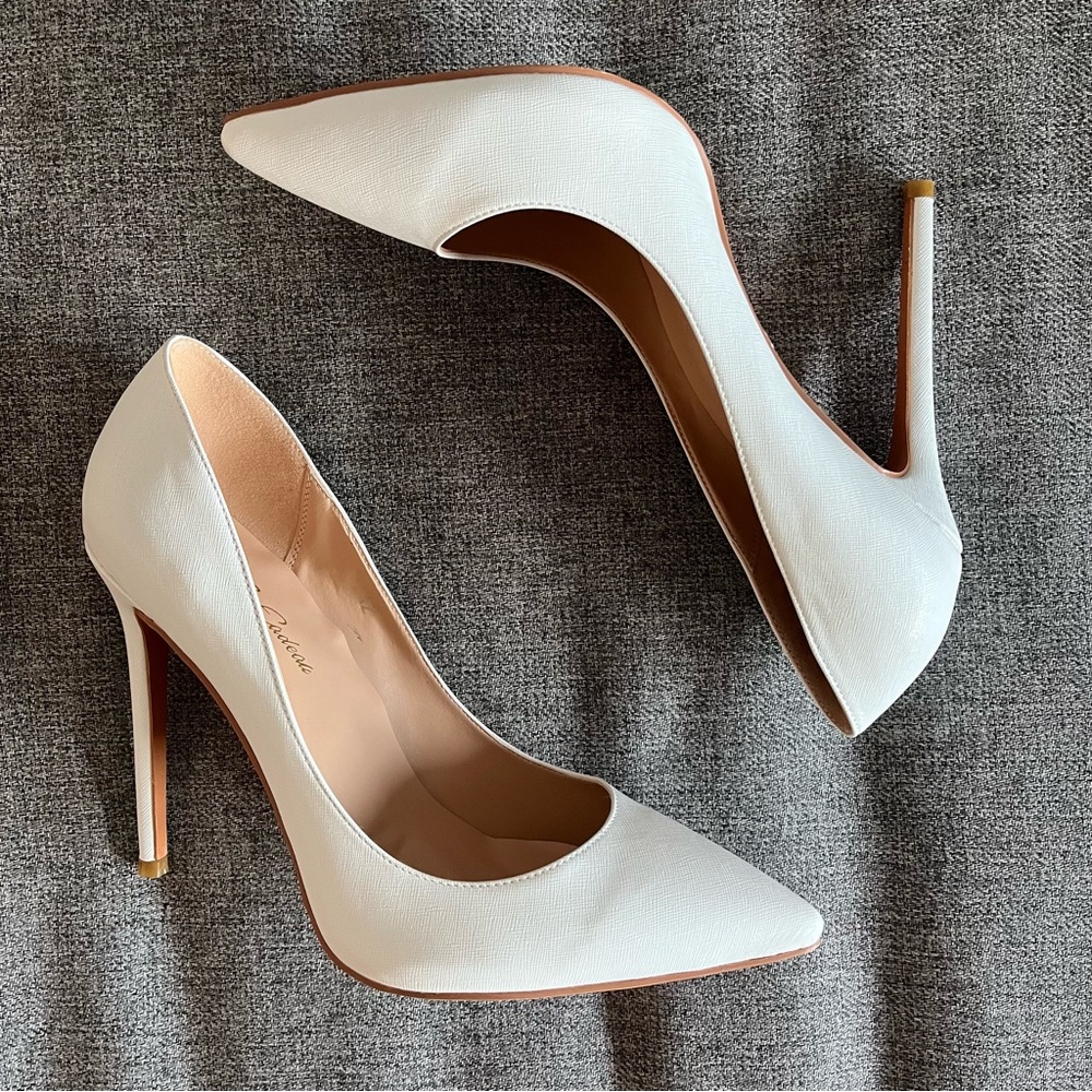 Petit Cadeau Leona White Stiletto Faux Leather Heel Pumps Sz 12